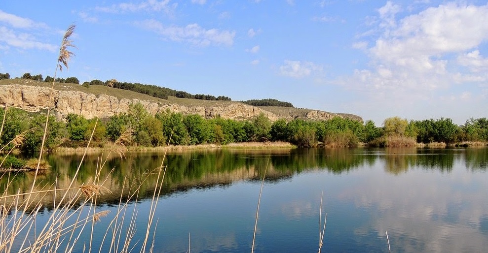 Laguna Soto de las Juntas.jpg